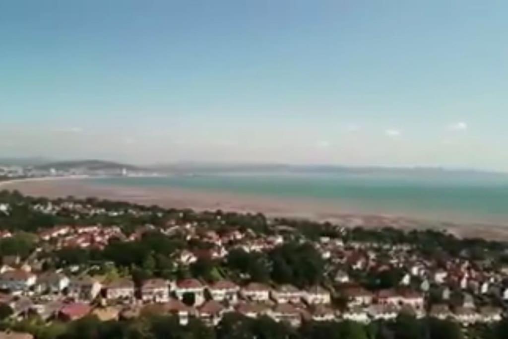 Mumbles - Modern Apartment With Panoramic Sea Views Oystermouth Kültér fotó